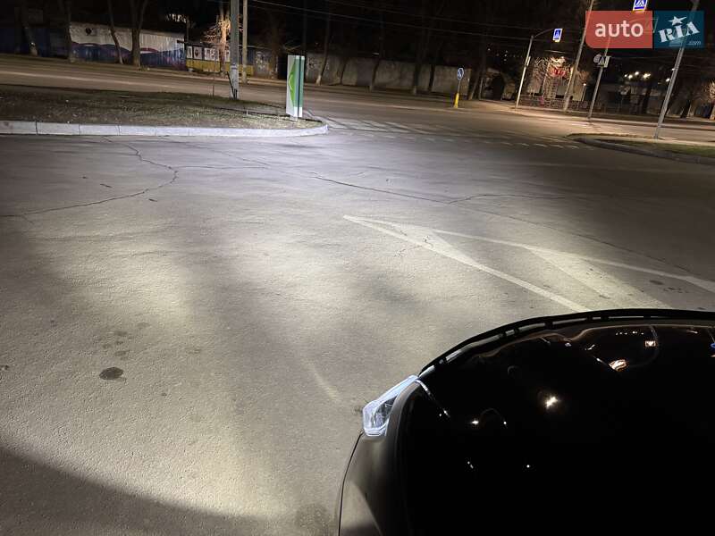 Внедорожник / Кроссовер Nissan Rogue 2015 в Полтаве