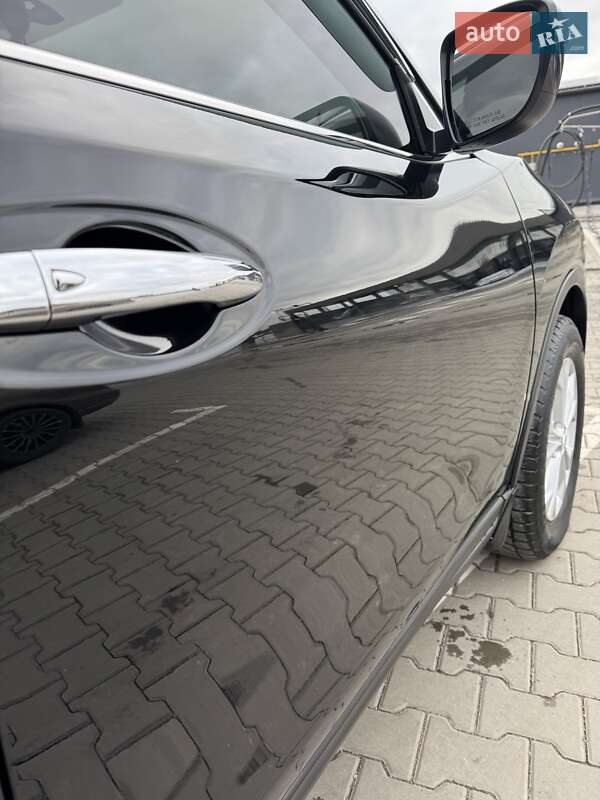 Внедорожник / Кроссовер Nissan Rogue 2015 в Полтаве