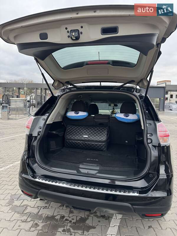 Внедорожник / Кроссовер Nissan Rogue 2015 в Полтаве