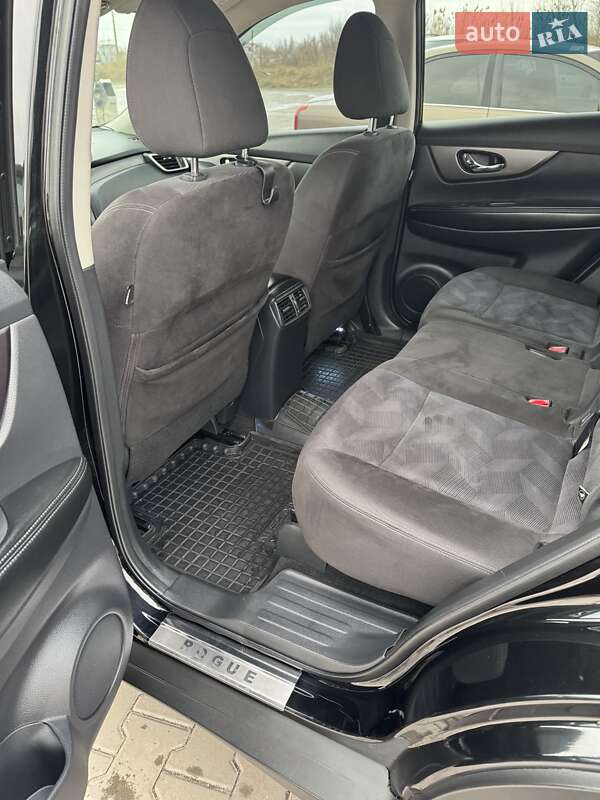 Внедорожник / Кроссовер Nissan Rogue 2015 в Полтаве