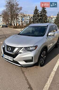 Внедорожник / Кроссовер Nissan Rogue 2017 в Краматорске