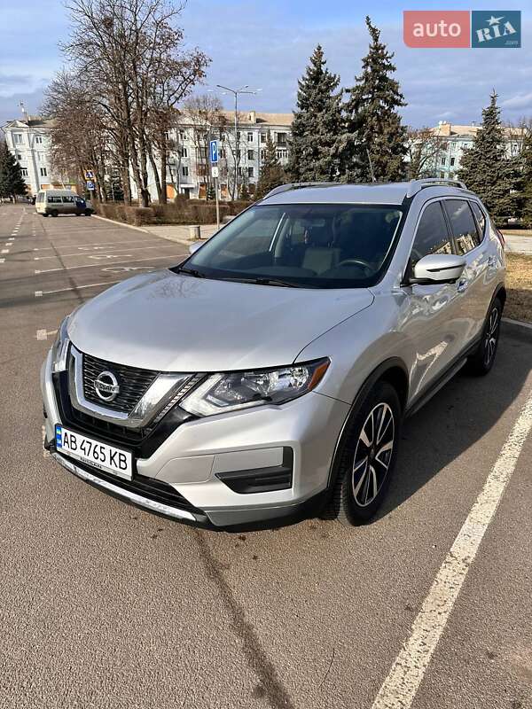 Позашляховик / Кросовер Nissan Rogue 2017 в Краматорську