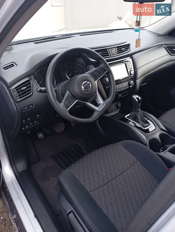 Внедорожник / Кроссовер Nissan Rogue 2019 в Ромнах