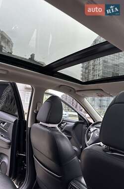 Позашляховик / Кросовер Nissan Rogue 2015 в 