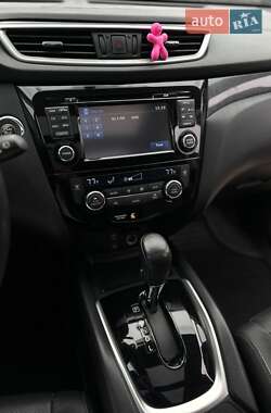 Позашляховик / Кросовер Nissan Rogue 2015 в 