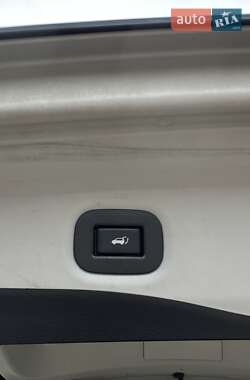 Позашляховик / Кросовер Nissan Rogue 2015 в 