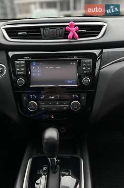 Позашляховик / Кросовер Nissan Rogue 2015 в 