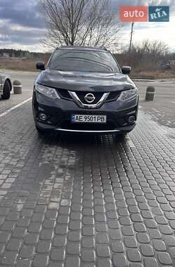 Позашляховик / Кросовер Nissan Rogue 2016 в Кам'янському