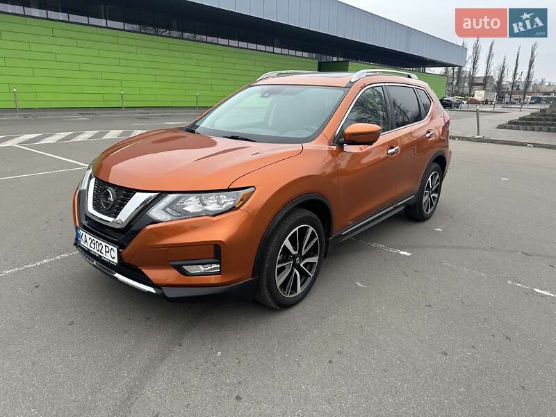 Внедорожник / Кроссовер Nissan Rogue 2019 в Киеве