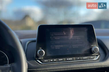 Внедорожник / Кроссовер Nissan Rogue 2020 в 