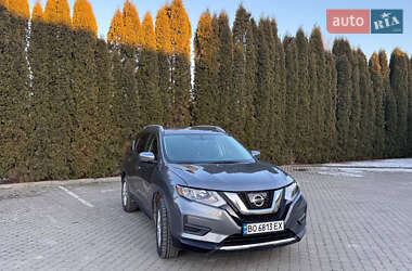 Внедорожник / Кроссовер Nissan Rogue 2017 в Тернополе