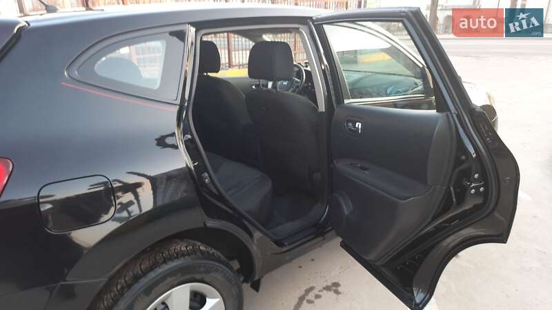 Внедорожник / Кроссовер Nissan Rogue 2013 в Ивано-Франковске