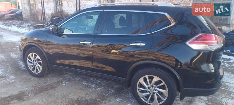 Позашляховик / Кросовер Nissan Rogue 2014 в Полтаві