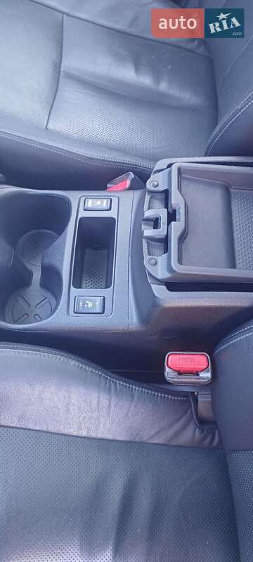 Позашляховик / Кросовер Nissan Rogue 2014 в Полтаві