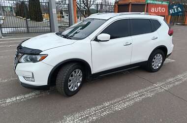 Внедорожник / Кроссовер Nissan Rogue 2017 в Александрие