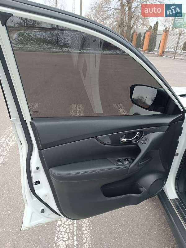 Внедорожник / Кроссовер Nissan Rogue 2017 в Александрие