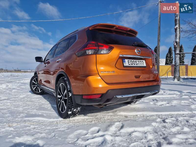 Внедорожник / Кроссовер Nissan Rogue 2018 в Сумах