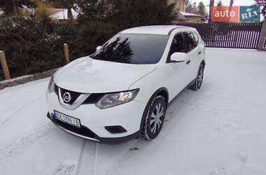 Внедорожник / Кроссовер Nissan Rogue 2016 в Староконстантинове