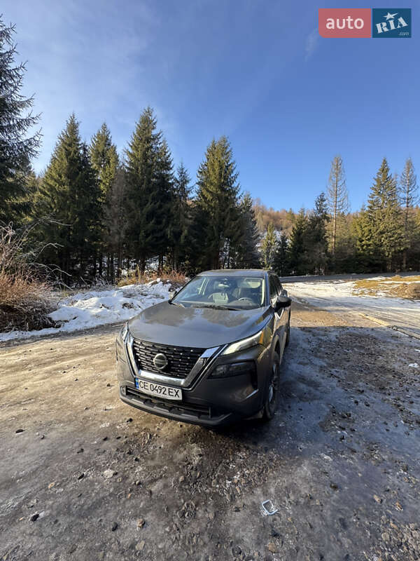 Внедорожник / Кроссовер Nissan Rogue 2021 в Черновцах