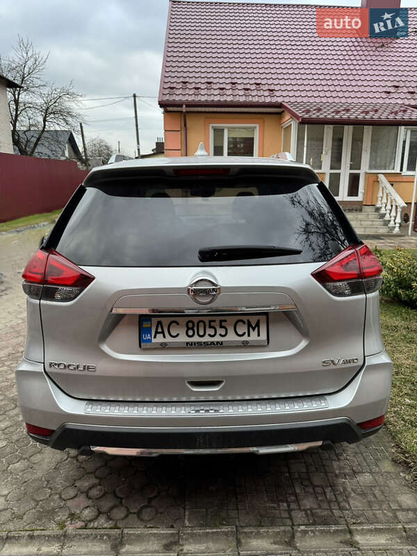 Позашляховик / Кросовер Nissan Rogue 2017 в Володимирі