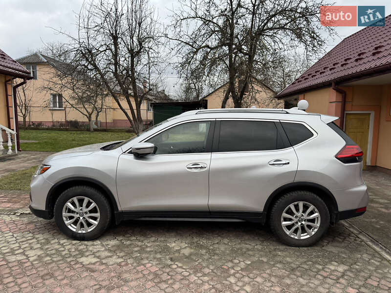 Позашляховик / Кросовер Nissan Rogue 2017 в Володимирі