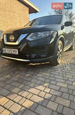 Внедорожник / Кроссовер Nissan Rogue 2018 в 