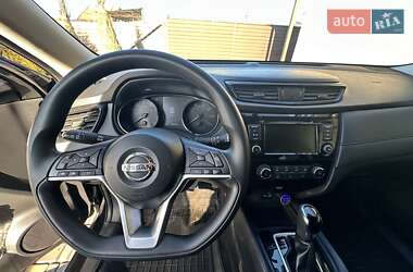 Внедорожник / Кроссовер Nissan Rogue 2018 в 