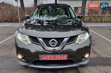 Позашляховик / Кросовер Nissan Rogue 2015 в Смизі