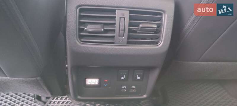 Внедорожник / Кроссовер Nissan Rogue 2023 в Черкассах