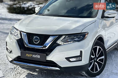 Внедорожник / Кроссовер Nissan Rogue 2018 в 