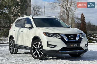 Внедорожник / Кроссовер Nissan Rogue 2018 в 