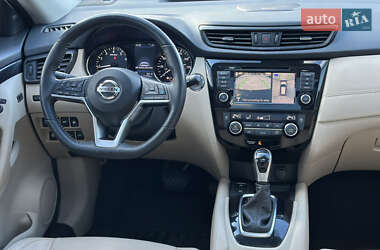 Внедорожник / Кроссовер Nissan Rogue 2018 в 