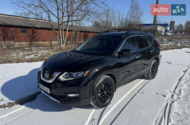 Внедорожник / Кроссовер Nissan Rogue 2017 в Ровно