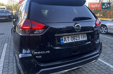 Внедорожник / Кроссовер Nissan Rogue 2019 в 