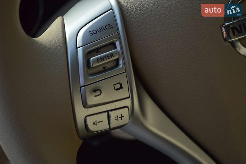 Позашляховик / Кросовер Nissan Rogue 2015 в Києві