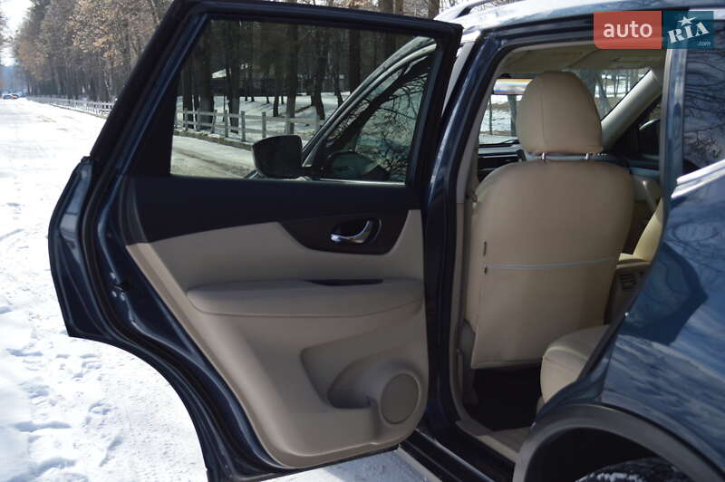 Позашляховик / Кросовер Nissan Rogue 2015 в Києві