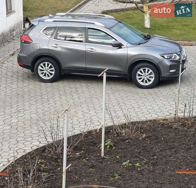 Внедорожник / Кроссовер Nissan Rogue 2016 в Покрове