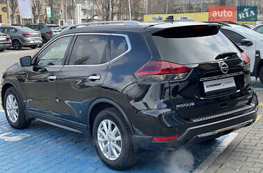 Внедорожник / Кроссовер Nissan Rogue 2018 в 