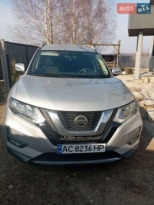 Позашляховик / Кросовер Nissan Rogue 2017 в Ковелі