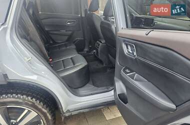 Внедорожник / Кроссовер Nissan Rogue 2020 в 