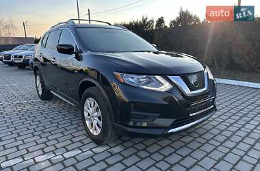 Внедорожник / Кроссовер Nissan Rogue 2017 в Львове