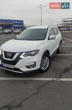 Внедорожник / Кроссовер Nissan Rogue 2017 в Киеве