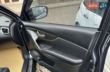 Внедорожник / Кроссовер Nissan Rogue 2014 в 