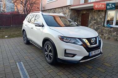 Позашляховик / Кросовер Nissan Rogue 2018 в Львові