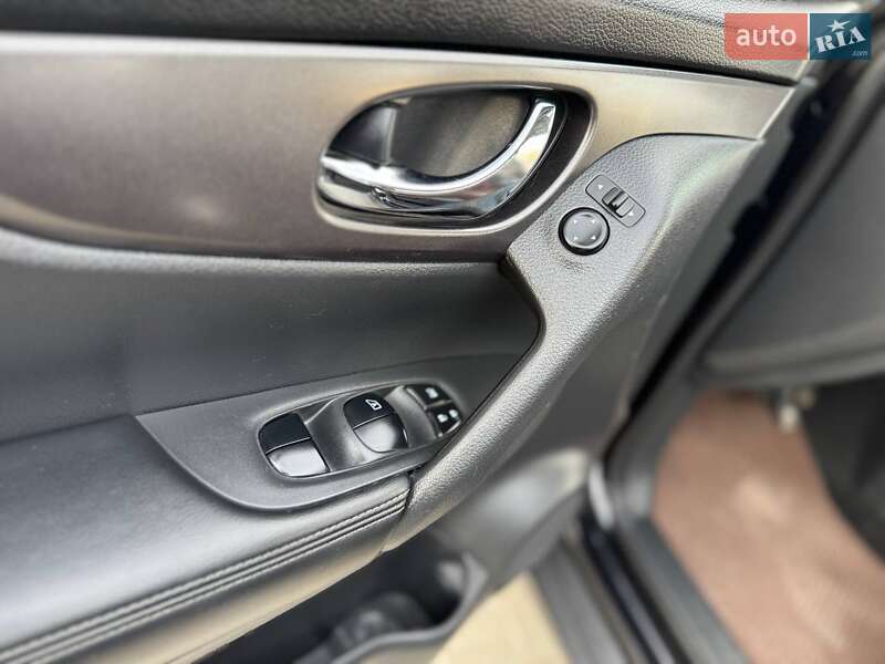 Внедорожник / Кроссовер Nissan Rogue 2016 в Одессе