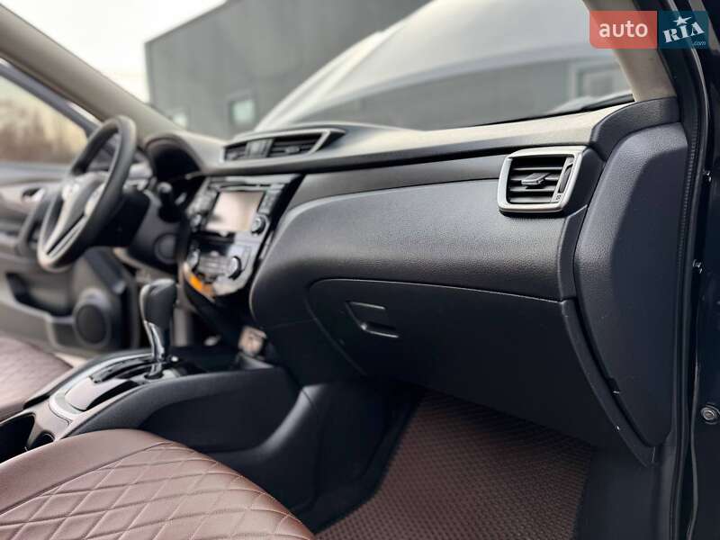 Внедорожник / Кроссовер Nissan Rogue 2016 в Одессе