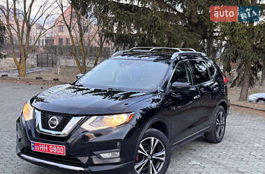 Позашляховик / Кросовер Nissan Rogue 2017 в Дубні