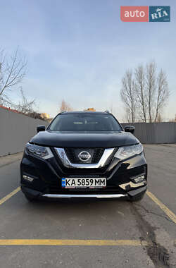 Внедорожник / Кроссовер Nissan Rogue 2017 в 