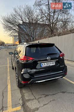 Внедорожник / Кроссовер Nissan Rogue 2017 в 