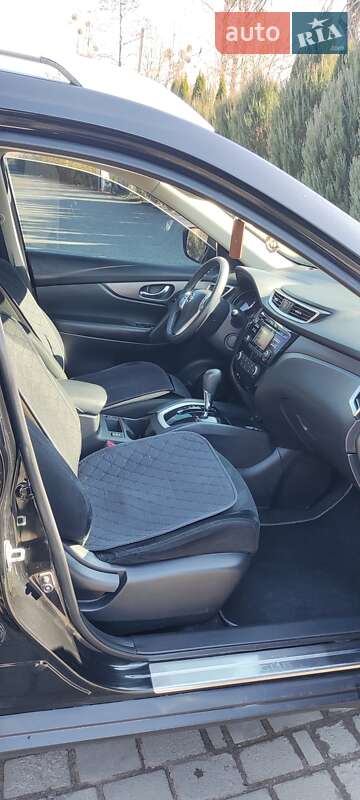 Позашляховик / Кросовер Nissan Rogue 2016 в Самборі